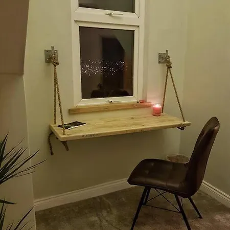 Lägenhet Self-contained Attic Flat, 15 Mins From The Centre Leeds (West Yorkshire)